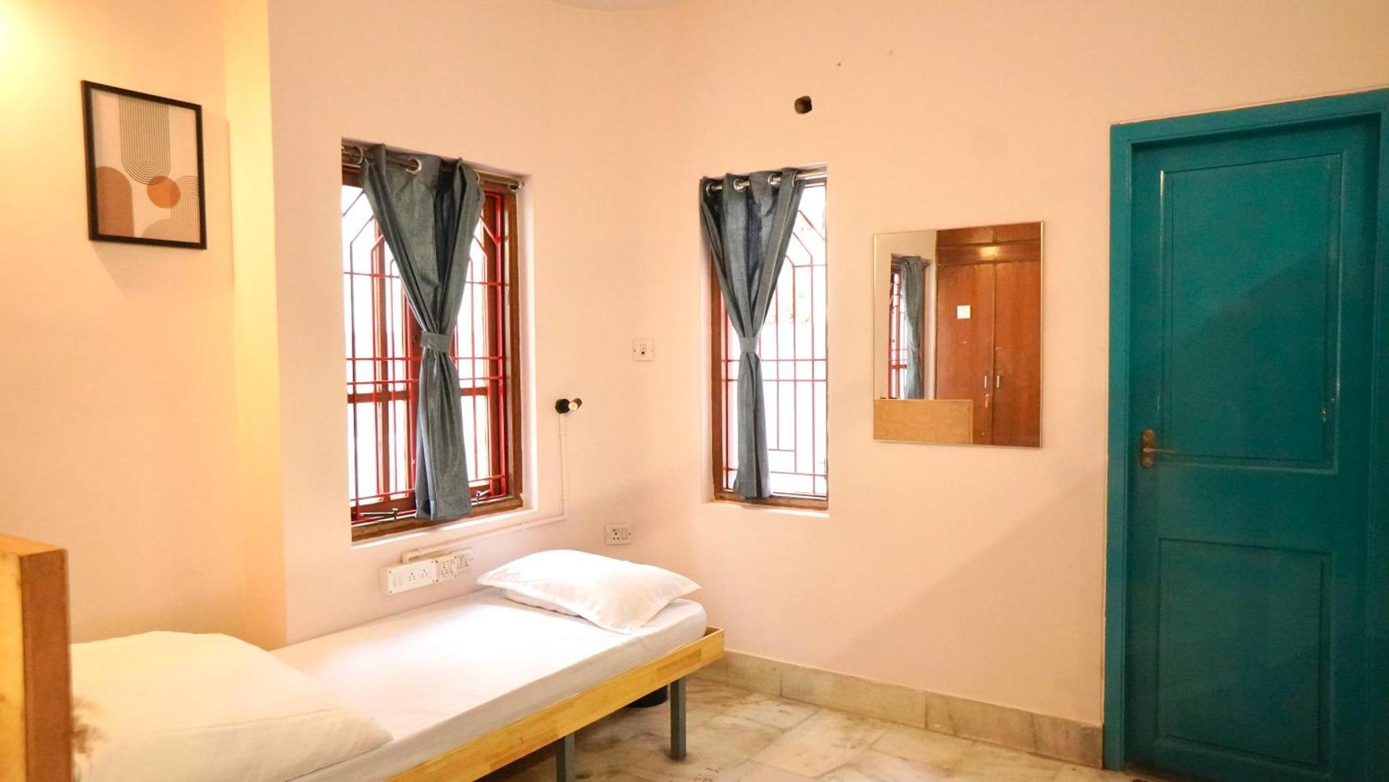 Roambay - Gokulam Hostel Mysore Εξωτερικό φωτογραφία